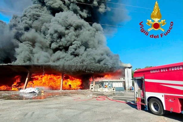 Immagine incendio lugnano